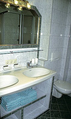 Badezimmer Groß