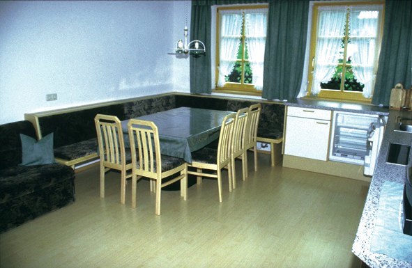 Küche mit Essbereich